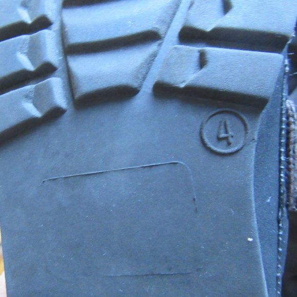 Boys lace up black shoes size 4 Vibrations - Picture 9 of 14